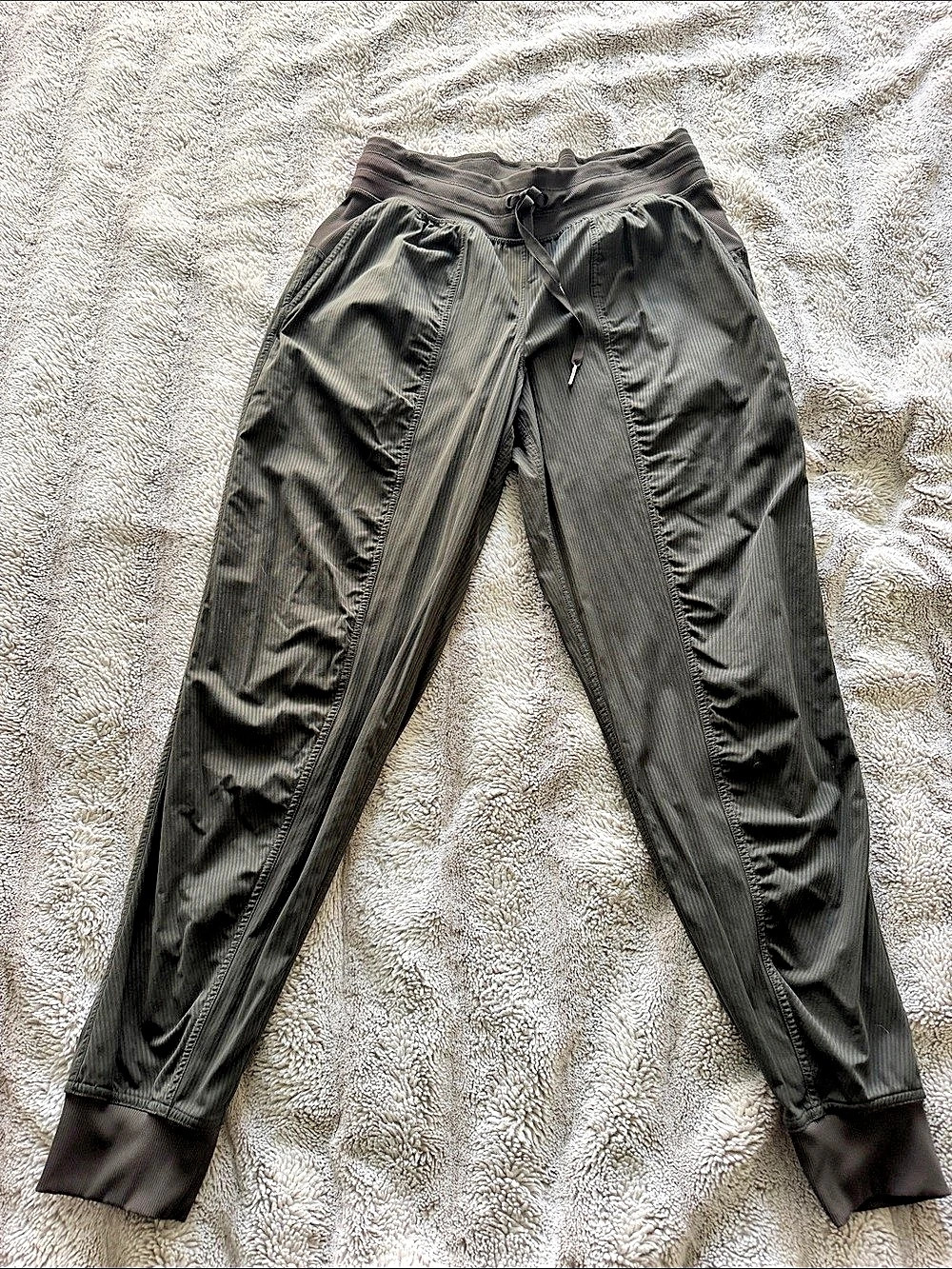 lululemon Dance Studio Jogger olive green Size 8